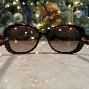 Beautiful brown GUCCI sunglasses & case.